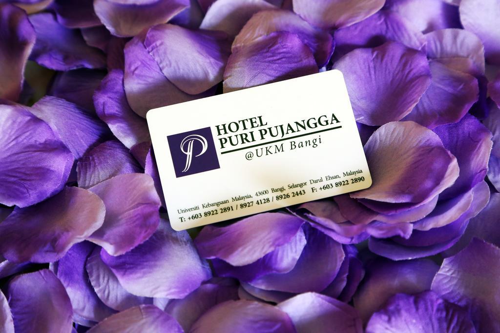 Puri Pujangga Hotel Банги Екстериор снимка