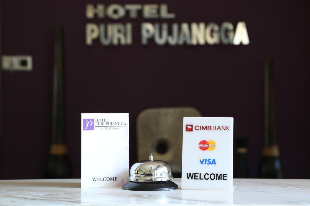 Puri Pujangga Hotel Банги Екстериор снимка