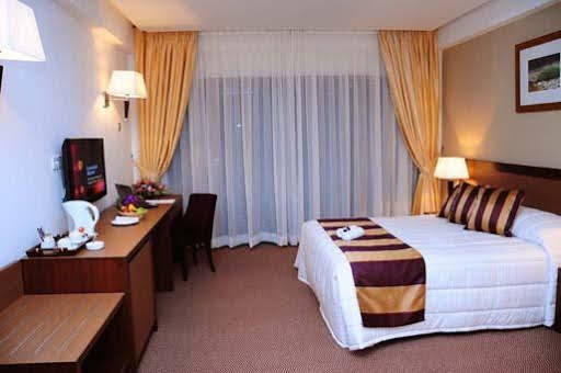 Puri Pujangga Hotel Банги Екстериор снимка