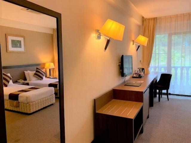 Puri Pujangga Hotel Банги Екстериор снимка