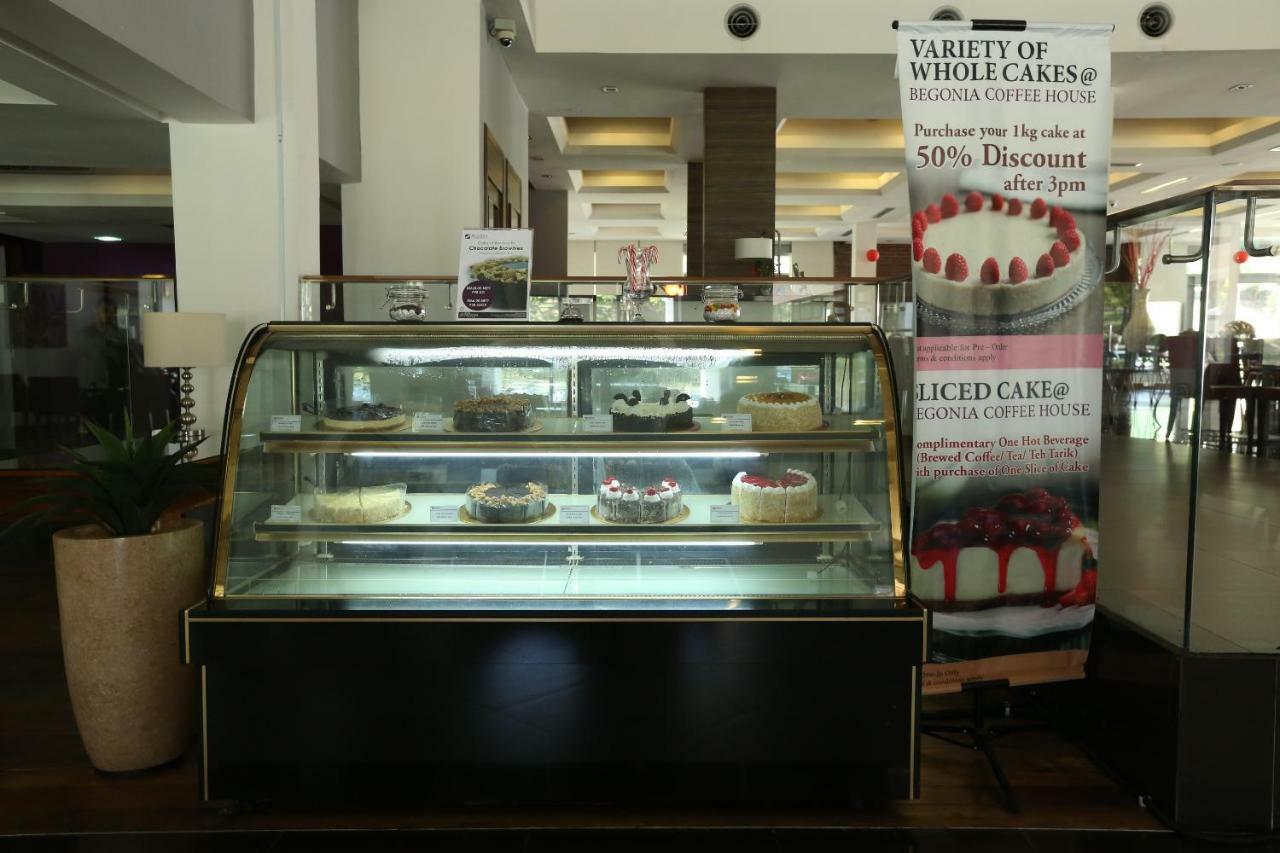 Puri Pujangga Hotel Банги Екстериор снимка